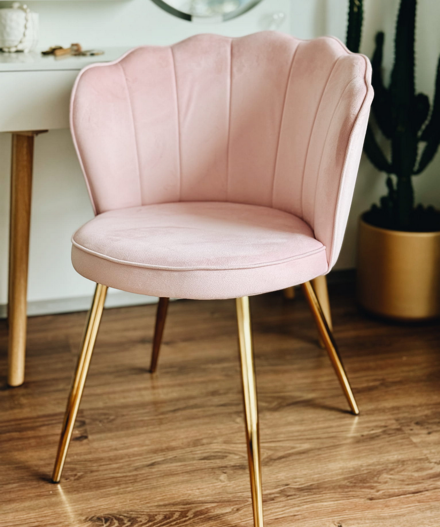 Eleganckie Krzesło w Stylu „Shell” – Różowy Welur JUMI