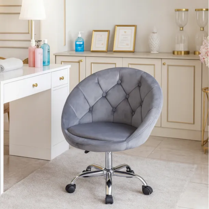 Elegancki Fotel Obrotowy z Aksamitnym Obiciem i Złotą Podstawą JUMI